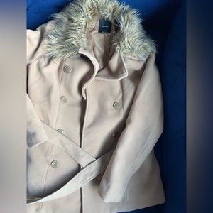 Forever 21 pea coat with tie and detachable fur collar. Good condition